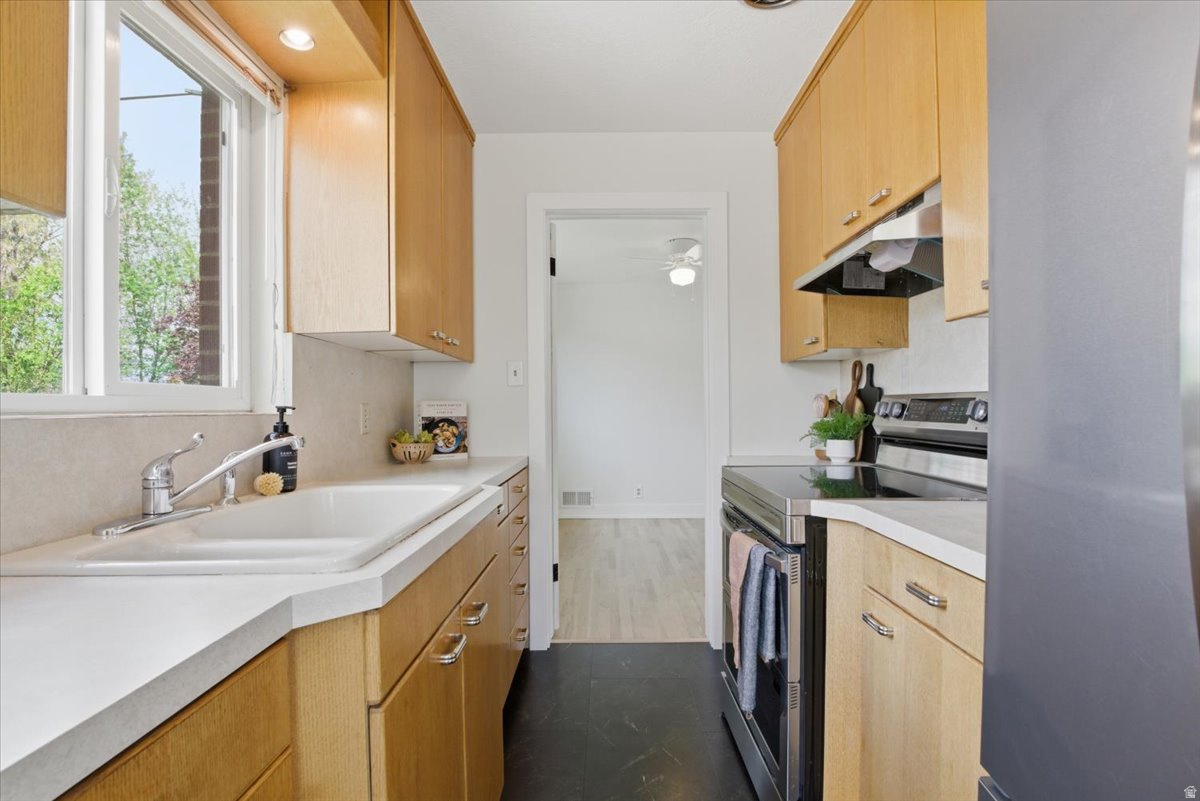 LA SALLE ACRES - Residential