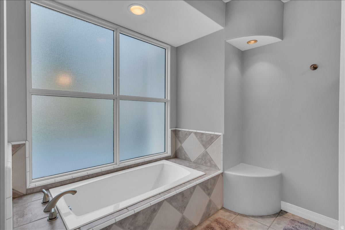 668 Lava Pointe Dr, St. George, UT, 84770, USA, 5 Bedrooms Bedrooms, ,6 BathroomsBathrooms,Residential,Active,668 Lava Pointe Dr,2176615