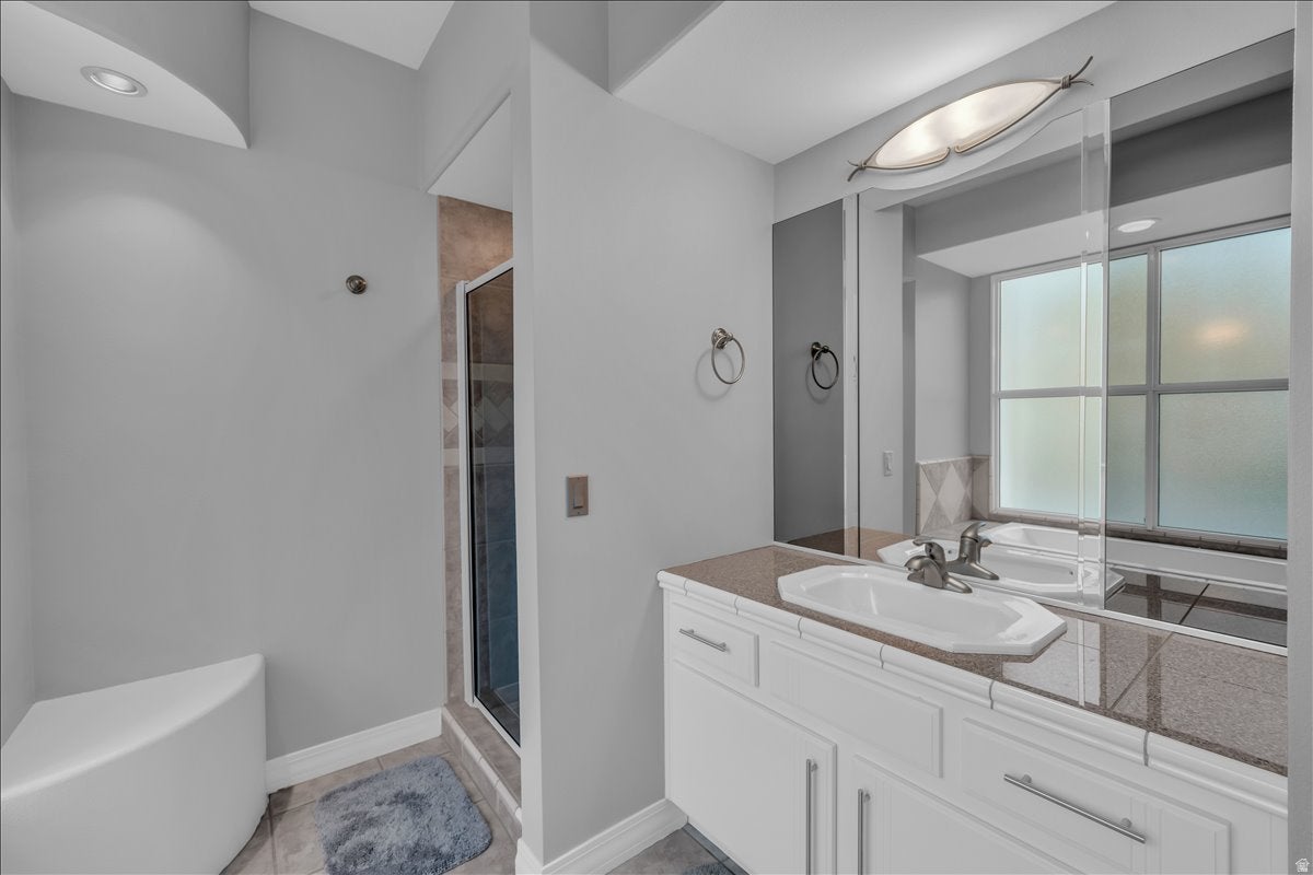 668 Lava Pointe Dr, St. George, UT, 84770, USA, 5 Bedrooms Bedrooms, ,6 BathroomsBathrooms,Residential,Active,668 Lava Pointe Dr,2176615
