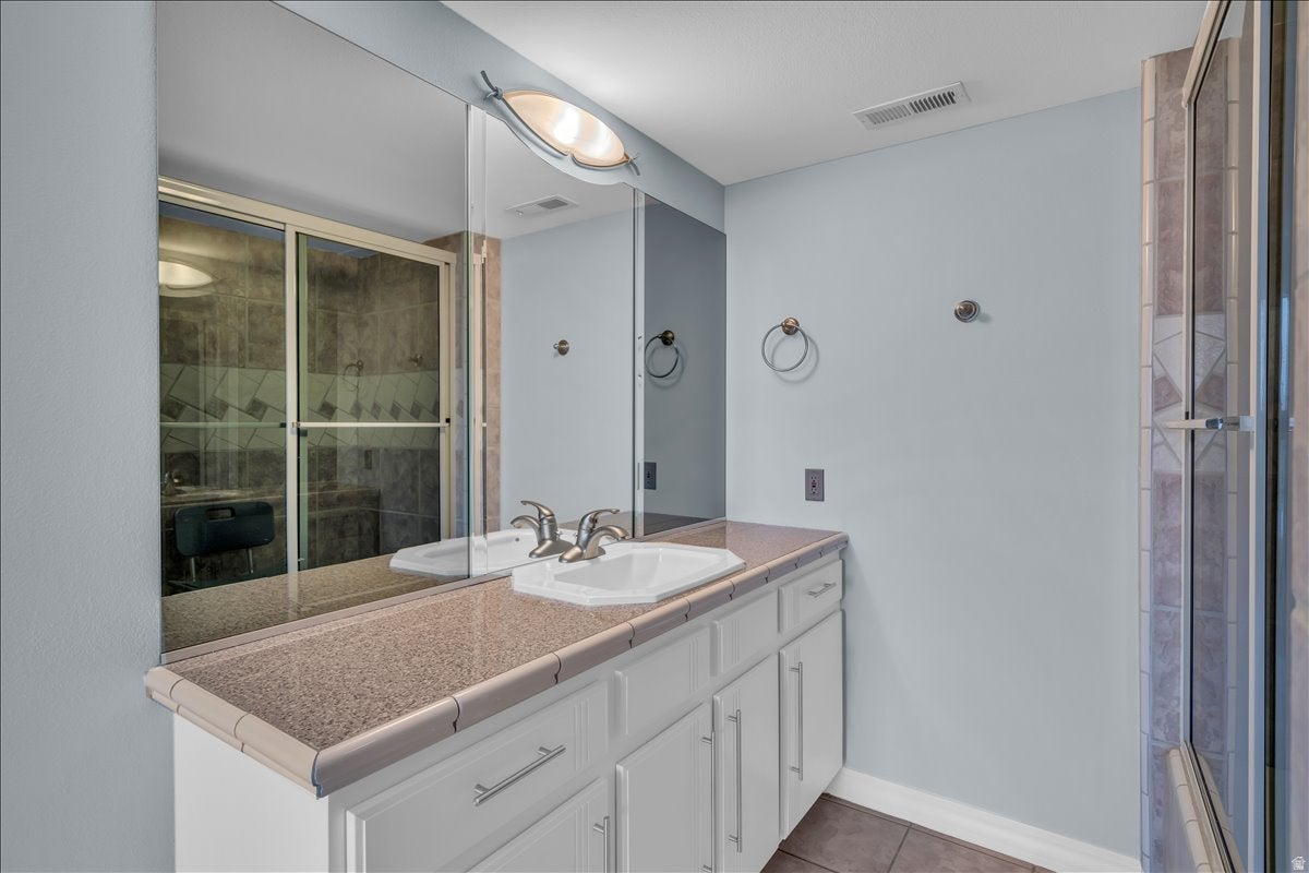 668 Lava Pointe Dr, St. George, UT, 84770, USA, 5 Bedrooms Bedrooms, ,6 BathroomsBathrooms,Residential,Active,668 Lava Pointe Dr,2176615