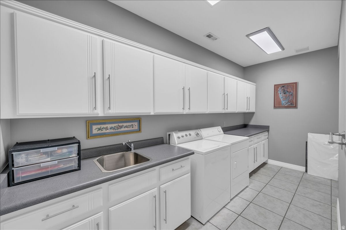 668 Lava Pointe Dr, St. George, UT, 84770, USA, 5 Bedrooms Bedrooms, ,6 BathroomsBathrooms,Residential,Active,668 Lava Pointe Dr,2176615