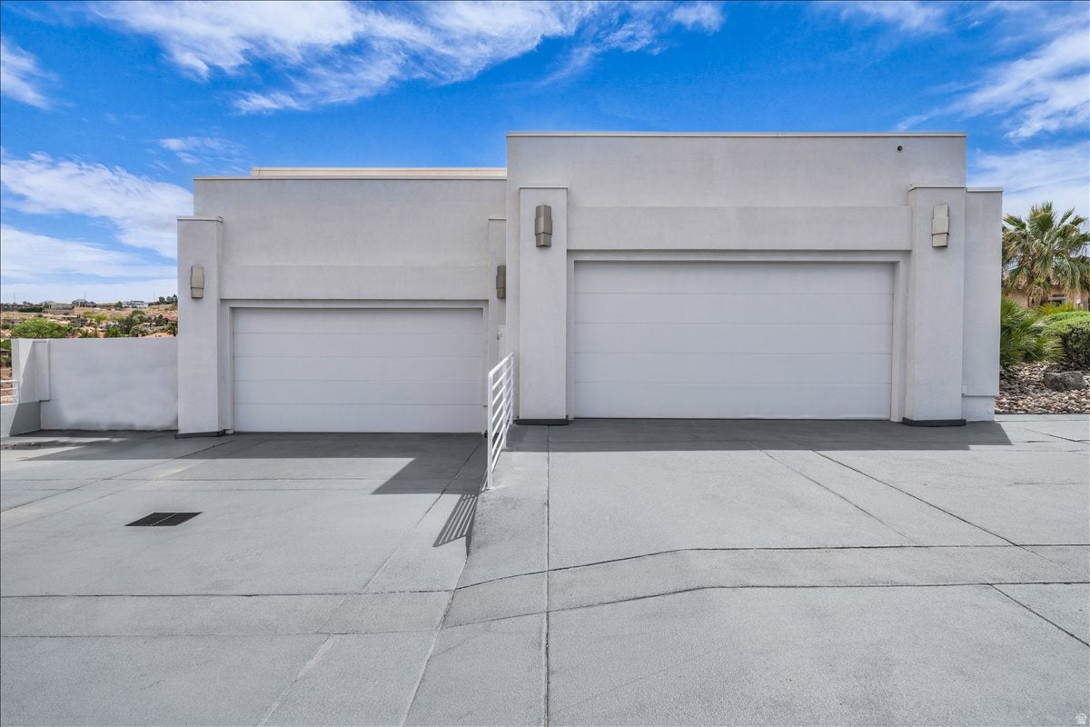 668 Lava Pointe Dr, St. George, UT, 84770, USA, 5 Bedrooms Bedrooms, ,6 BathroomsBathrooms,Residential,Active,668 Lava Pointe Dr,2176615
