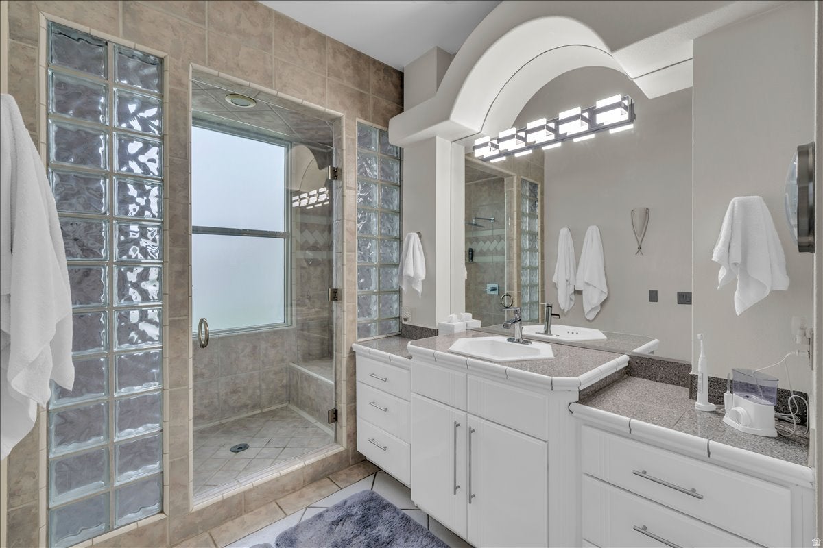 668 Lava Pointe Dr, St. George, UT, 84770, USA, 5 Bedrooms Bedrooms, ,6 BathroomsBathrooms,Residential,Active,668 Lava Pointe Dr,2176615