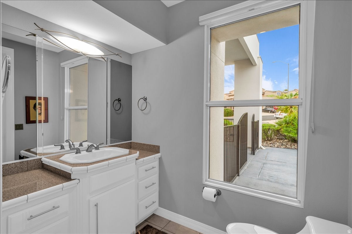 668 Lava Pointe Dr, St. George, UT, 84770, USA, 5 Bedrooms Bedrooms, ,6 BathroomsBathrooms,Residential,Active,668 Lava Pointe Dr,2176615