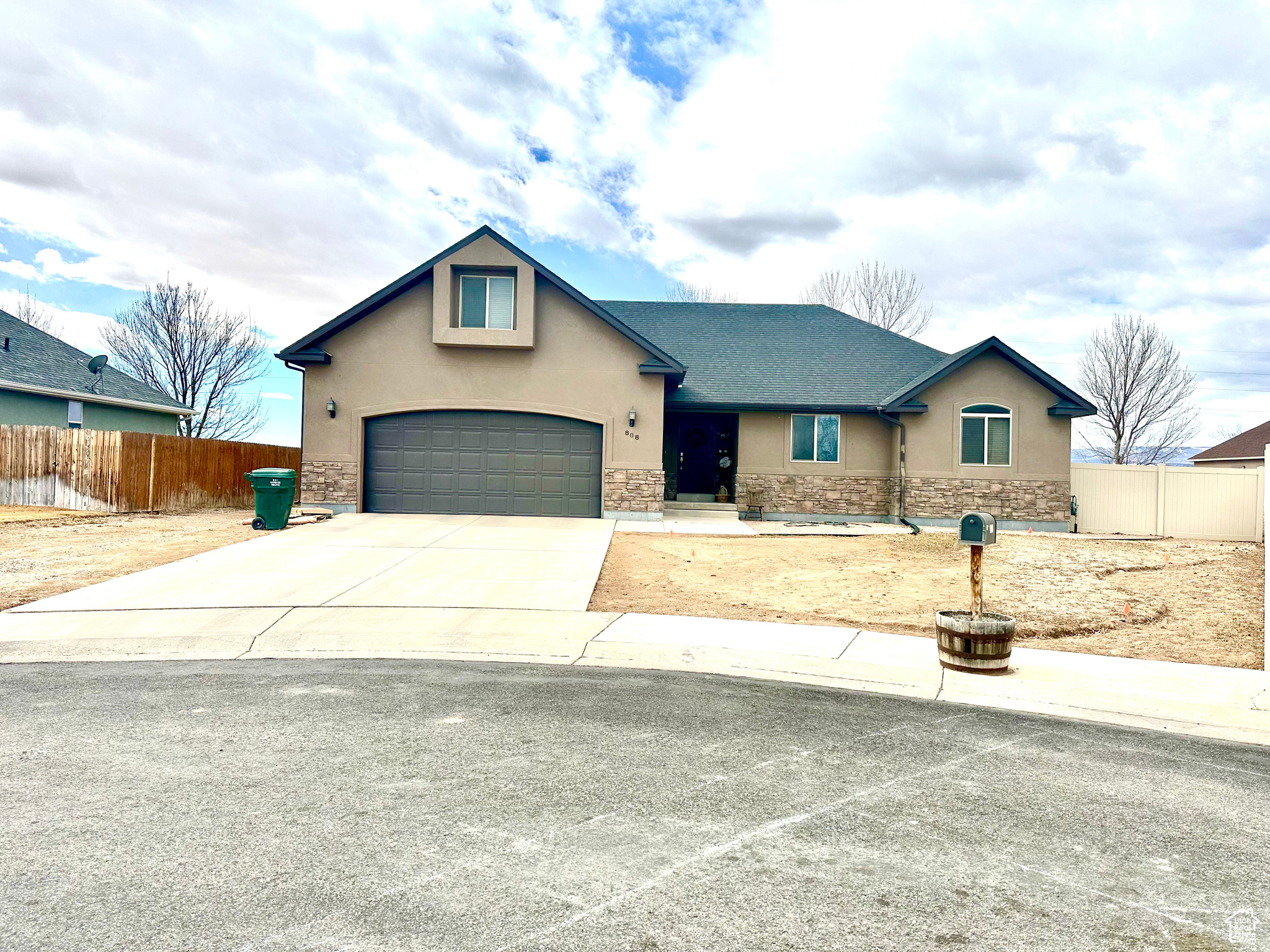 808 S Stella Ct, Vernal, Utah image 2