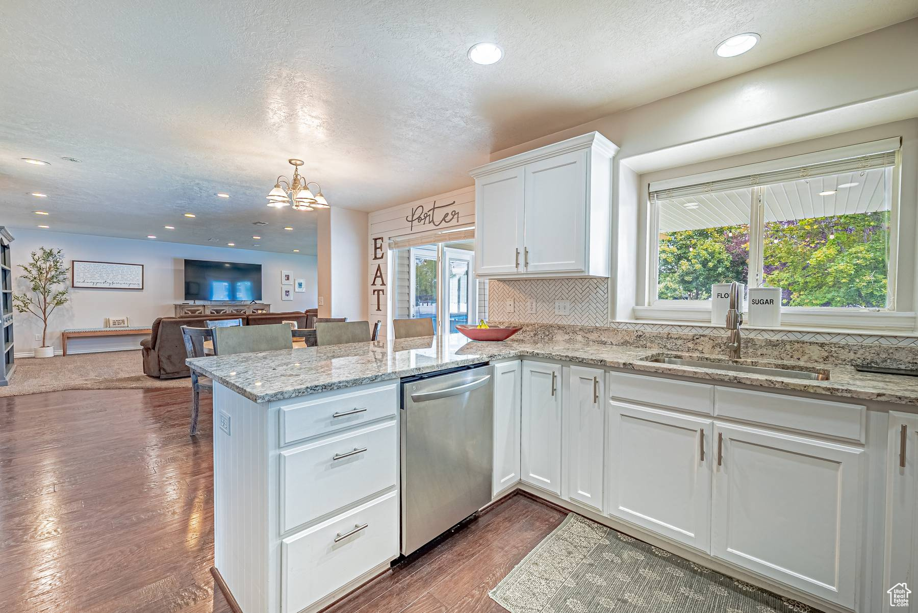 ZIONS CROSSING - Residential