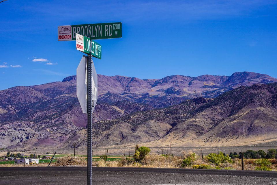 REDHAWK RANCH - Land