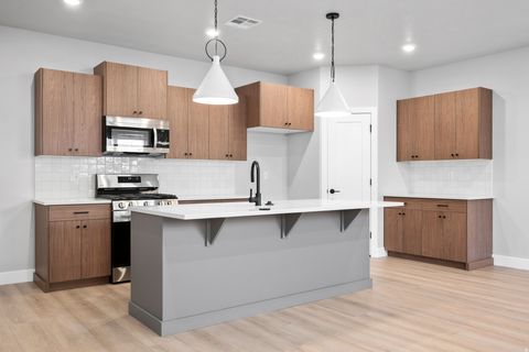 Townhouse For Sale - 3999 E Fossil Way #97<br/> Washington County, Washington, UT 84780