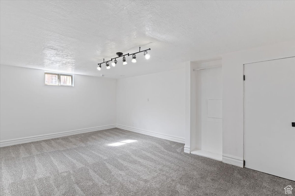 LAYTON PARK SUBDIVIS - Residential