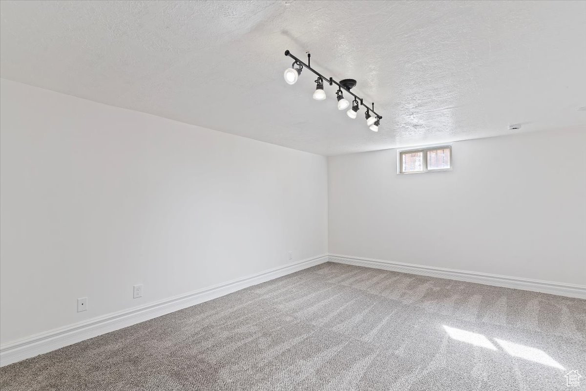 LAYTON PARK SUBDIVIS - Residential