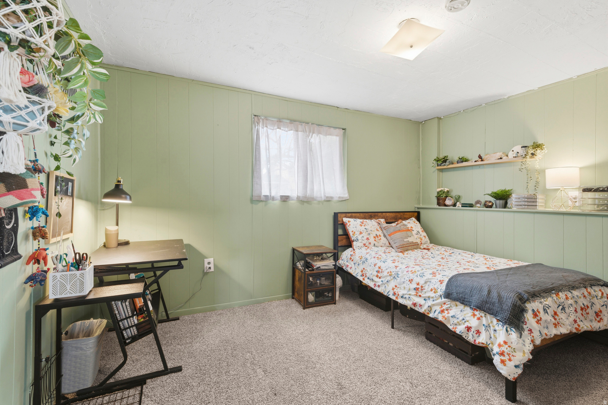 HAZELHURST #8 - Residential