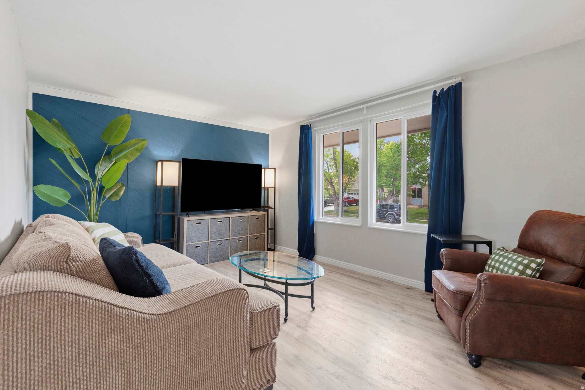 HAZELHURST #8 - Residential