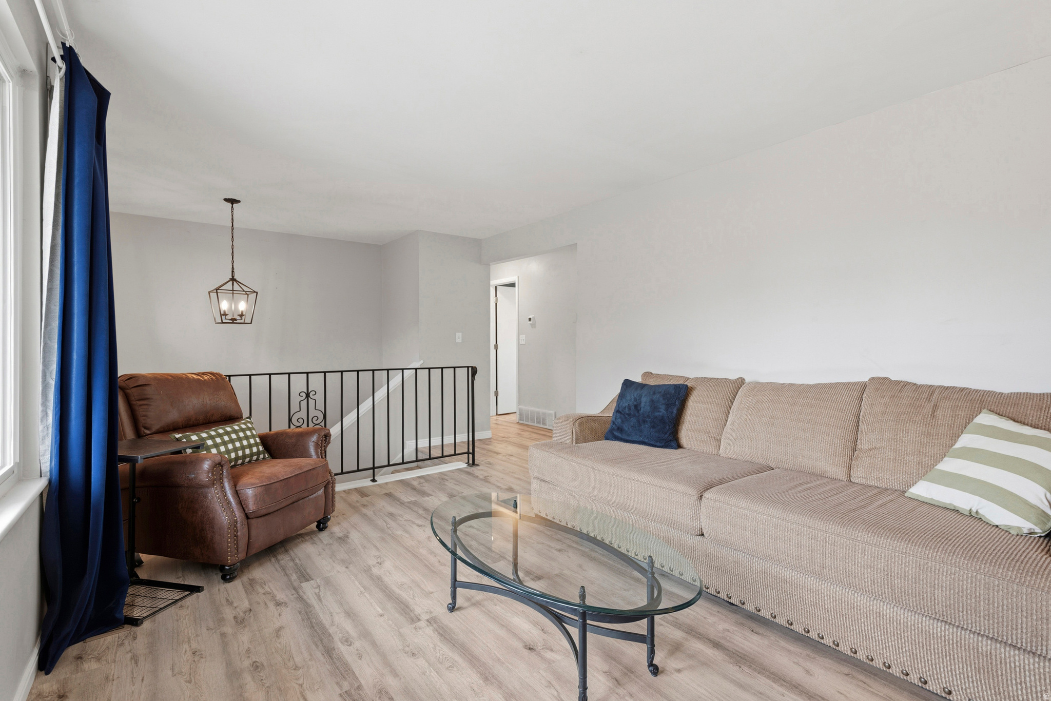 HAZELHURST #8 - Residential