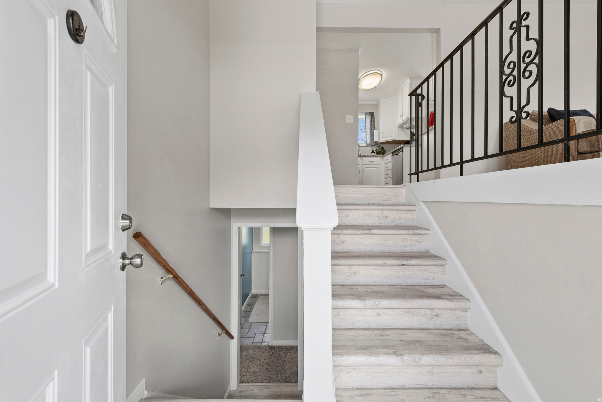 HAZELHURST #8 - Residential