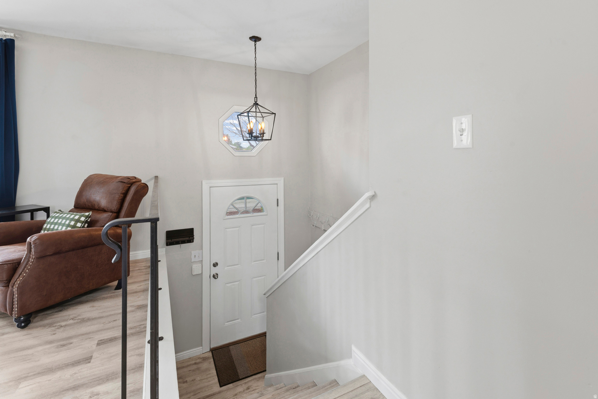 HAZELHURST #8 - Residential