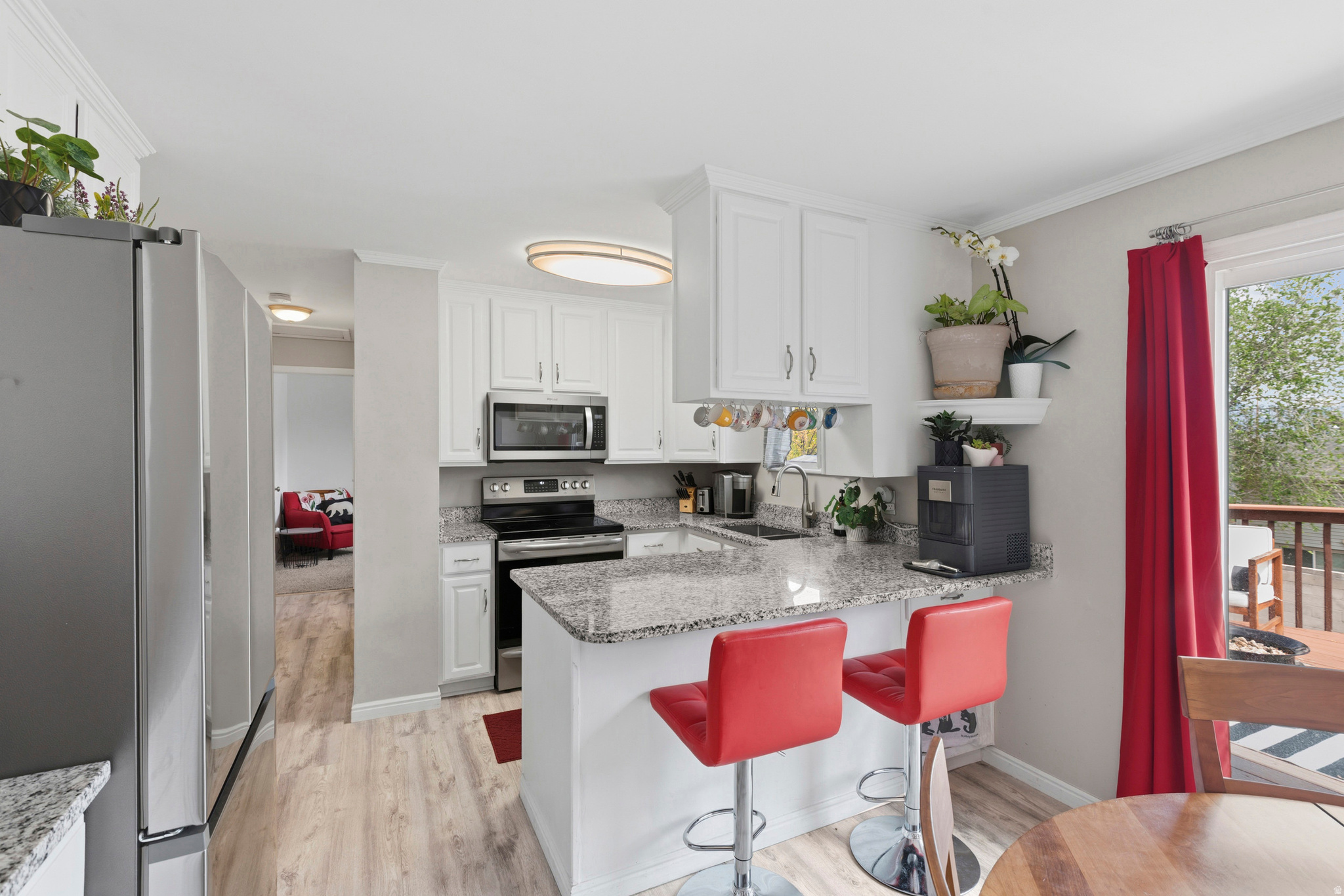 HAZELHURST #8 - Residential