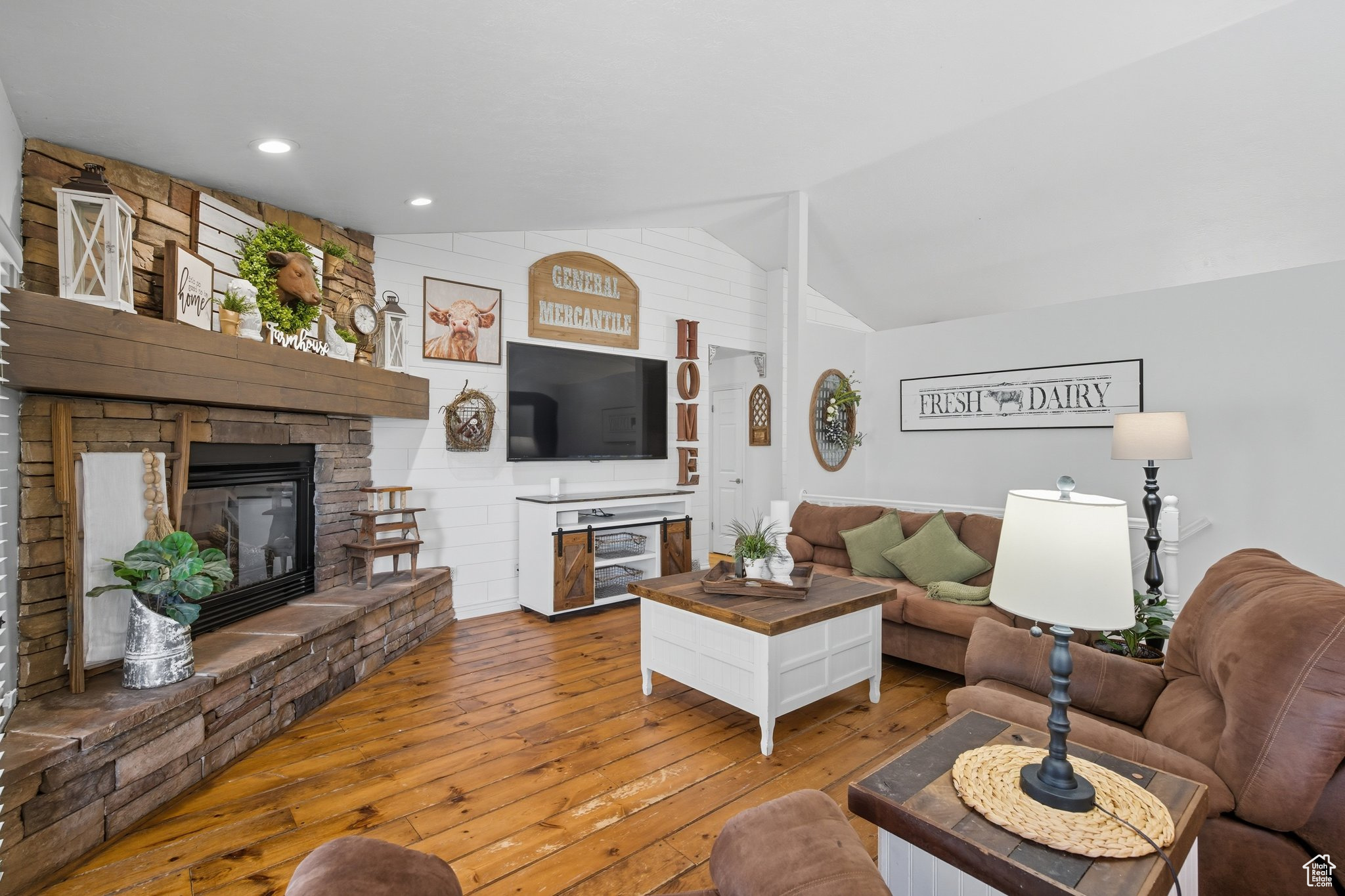 COUNTRY CLUB SUB - Residential