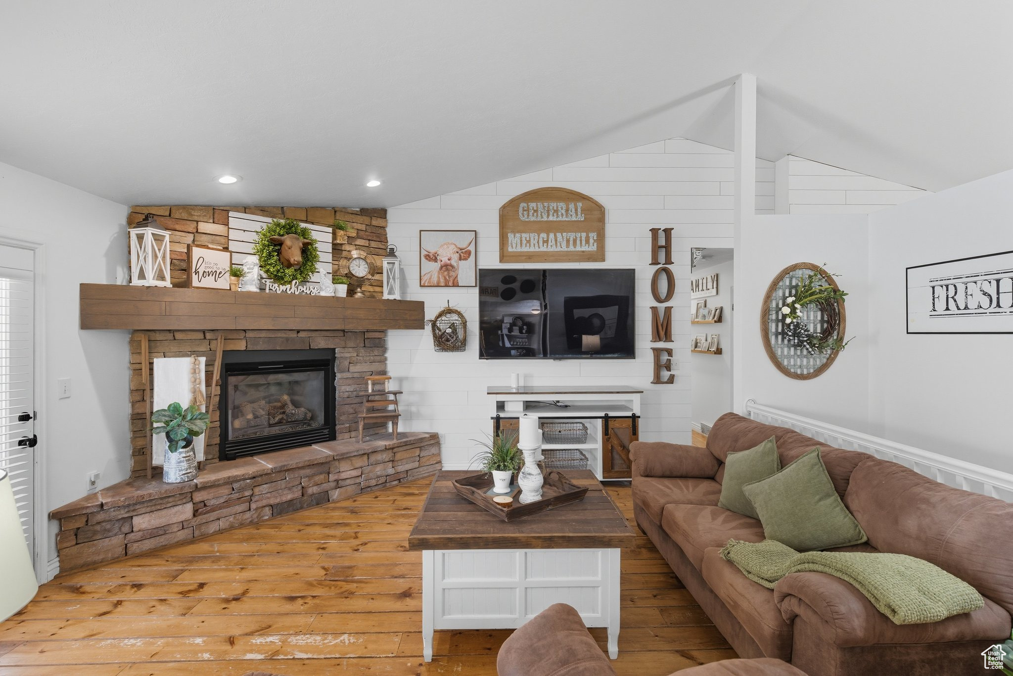 COUNTRY CLUB SUB - Residential