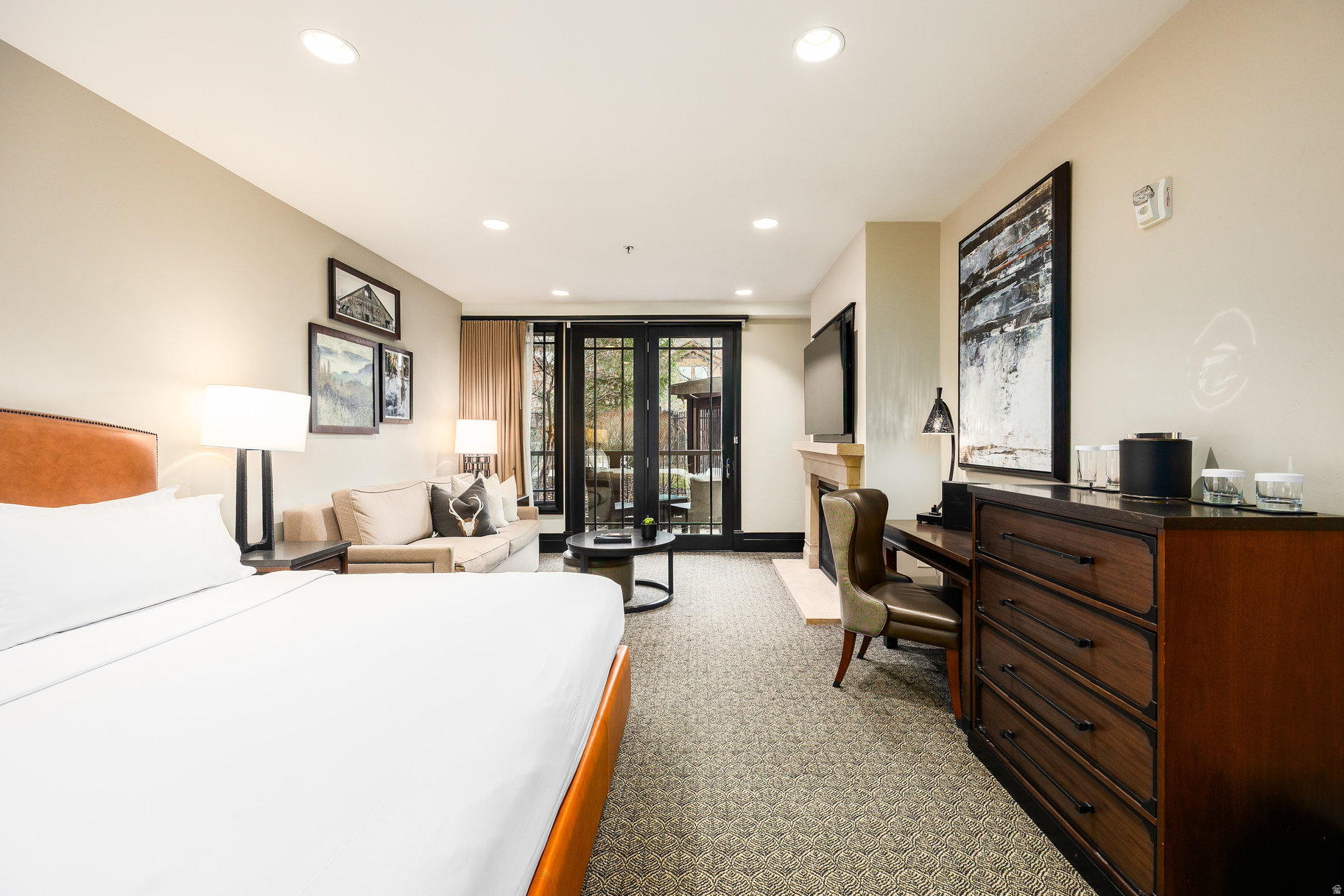 WALDORF ASTORIA - Residential