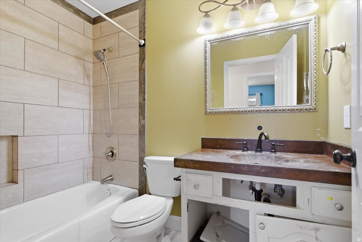 EAST MOUNTAIN ESTATES - Residential