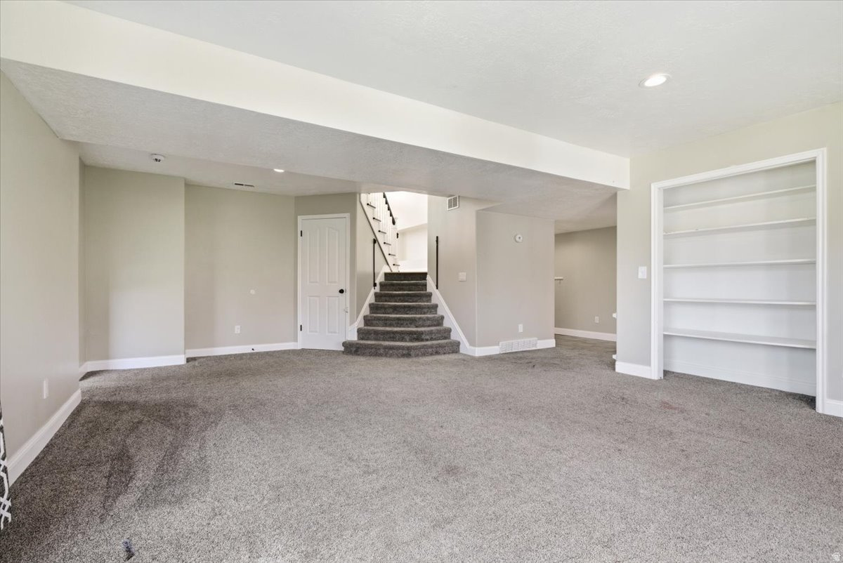 EAST MOUNTAIN ESTATES - Residential