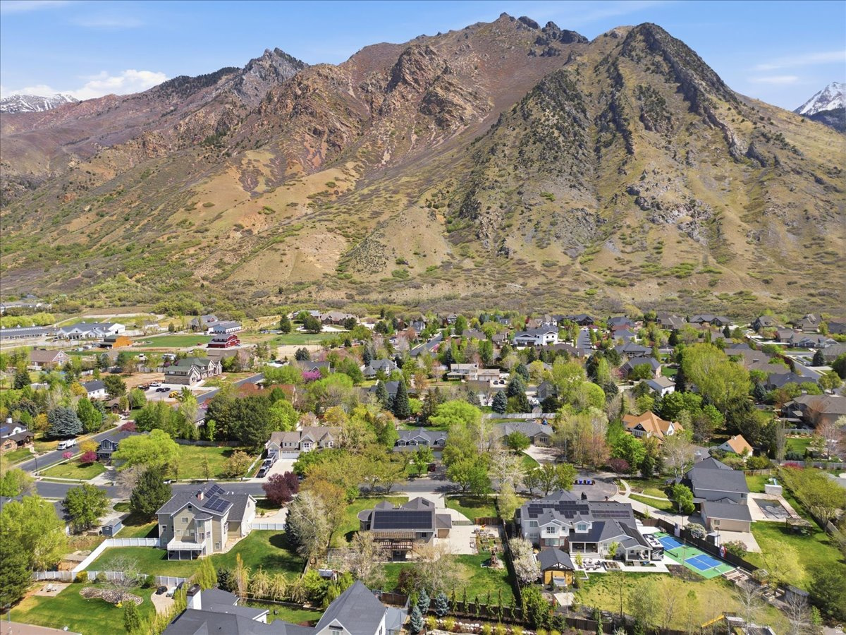 EAST MOUNTAIN ESTATES - Residential