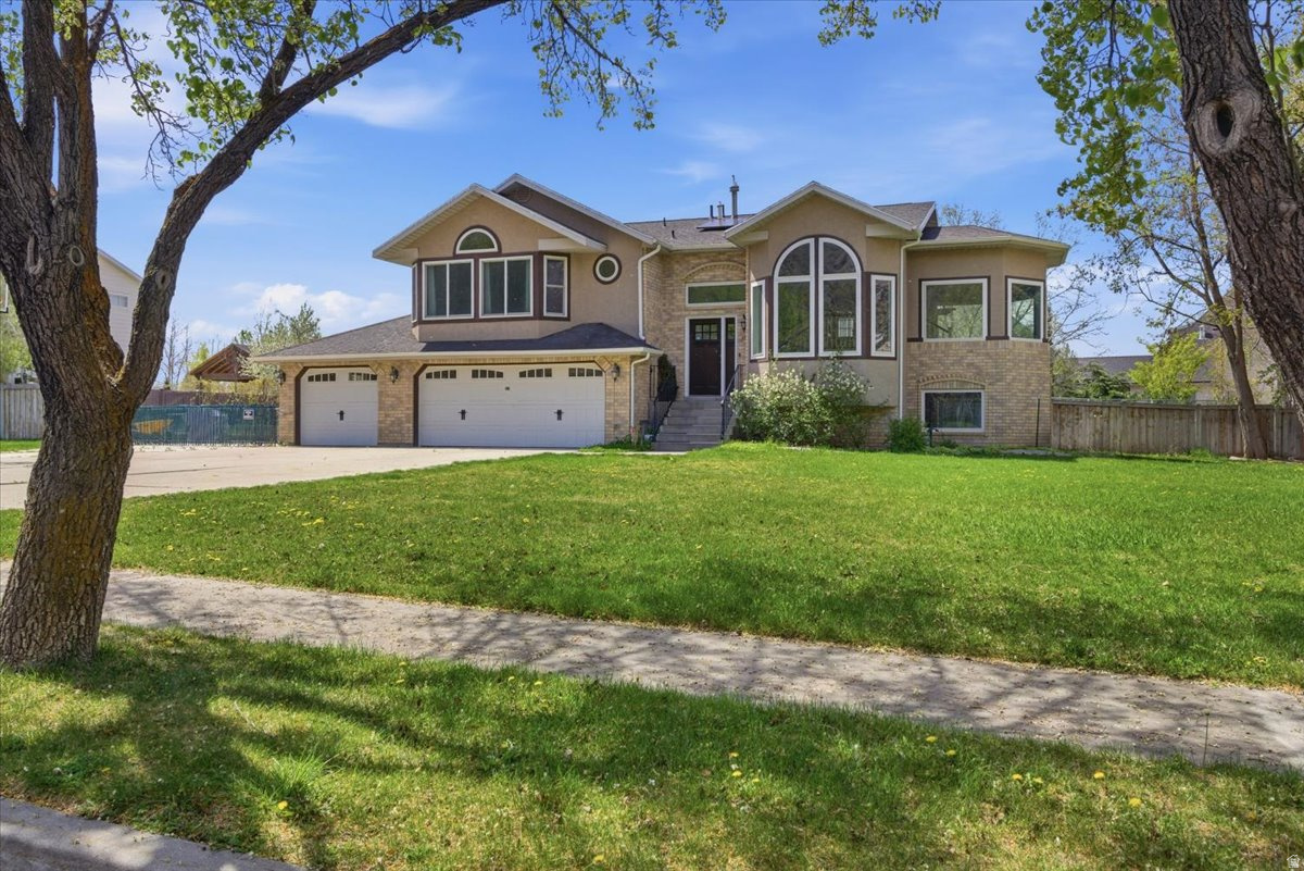 EAST MOUNTAIN ESTATES - Residential