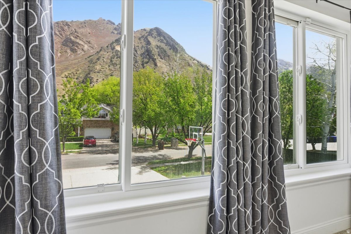 EAST MOUNTAIN ESTATES - Residential