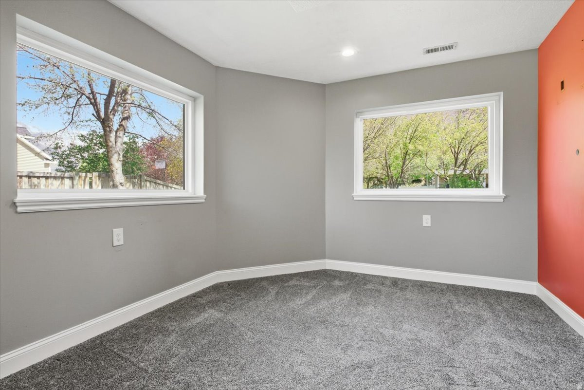 EAST MOUNTAIN ESTATES - Residential