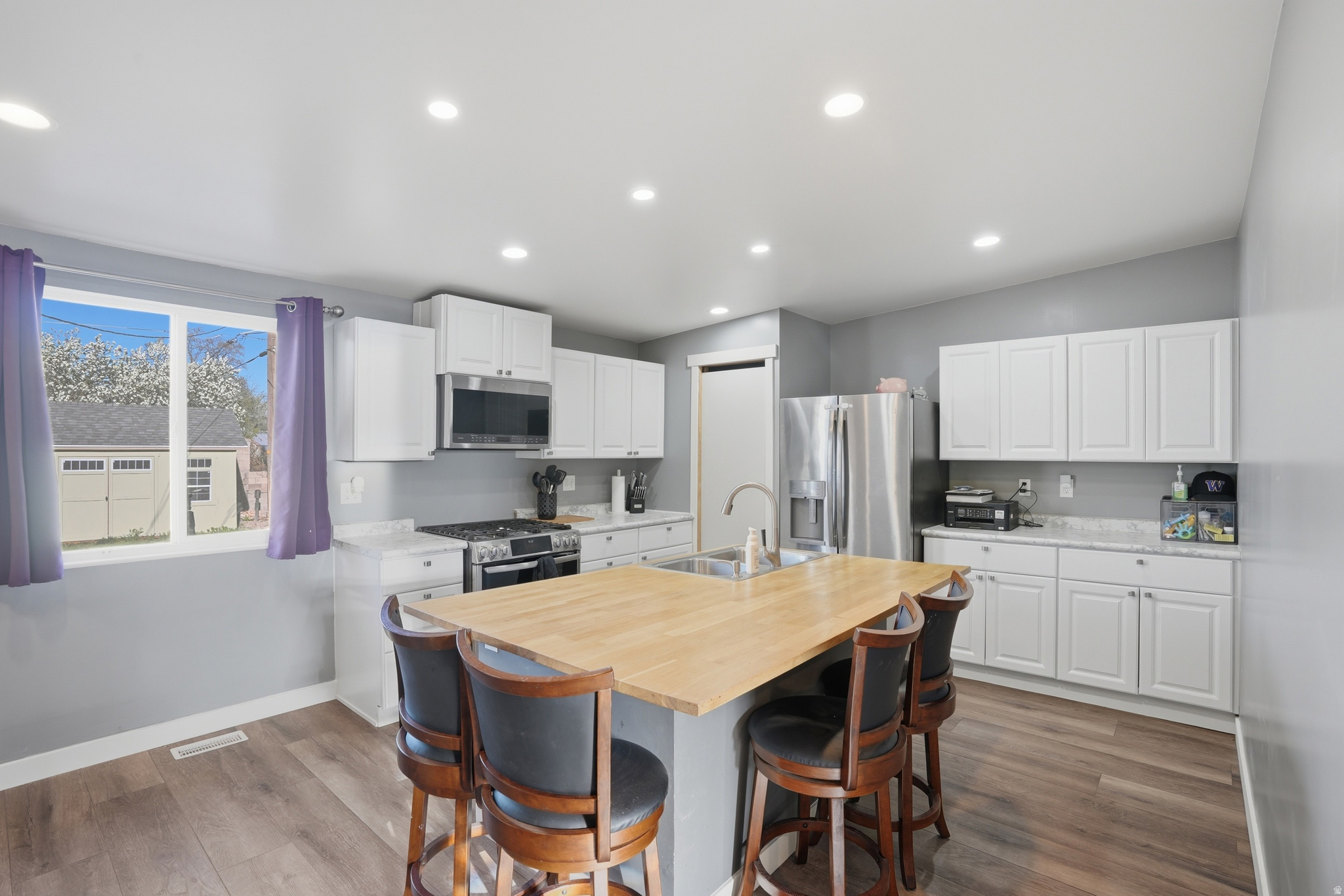 ROLLING MEADOWS - Residential