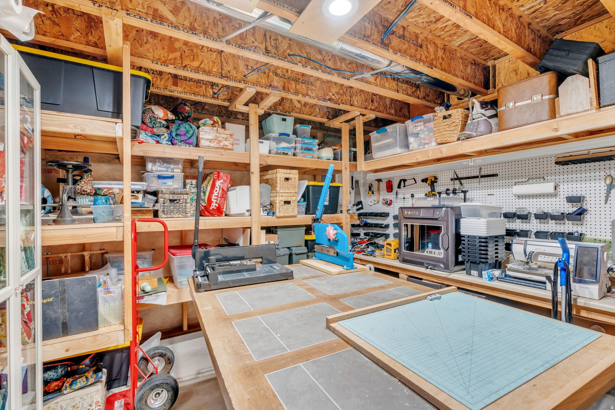 DAYBREAK - Residential