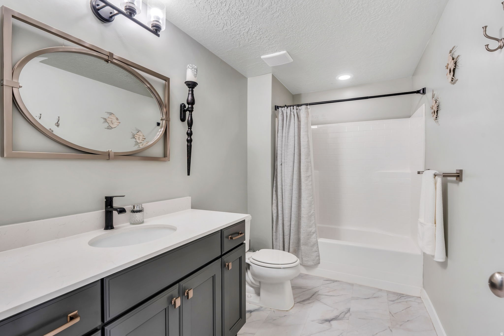 DAYBREAK - Residential