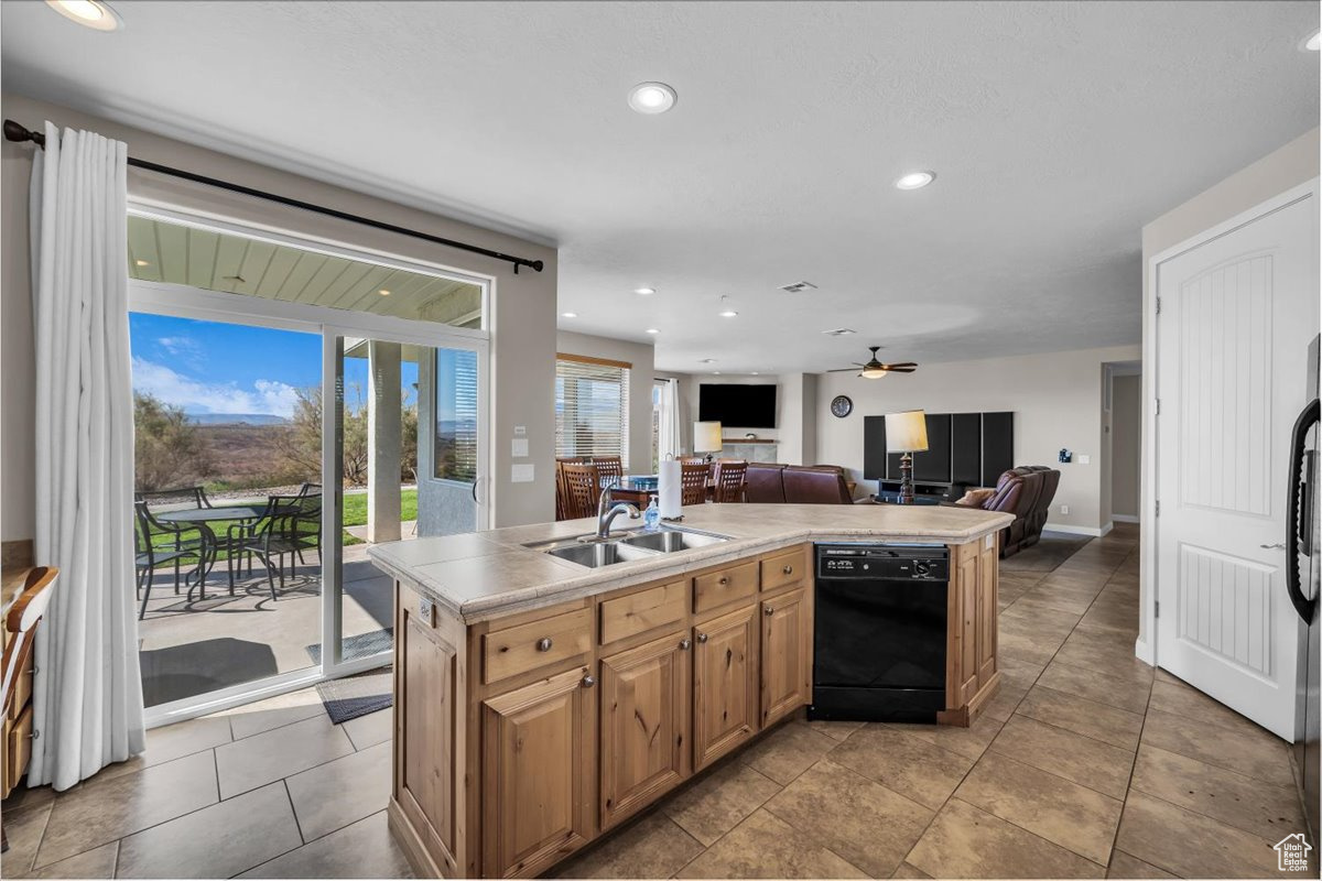 LAS PALMAS RESORT CONDO 1A - Residential