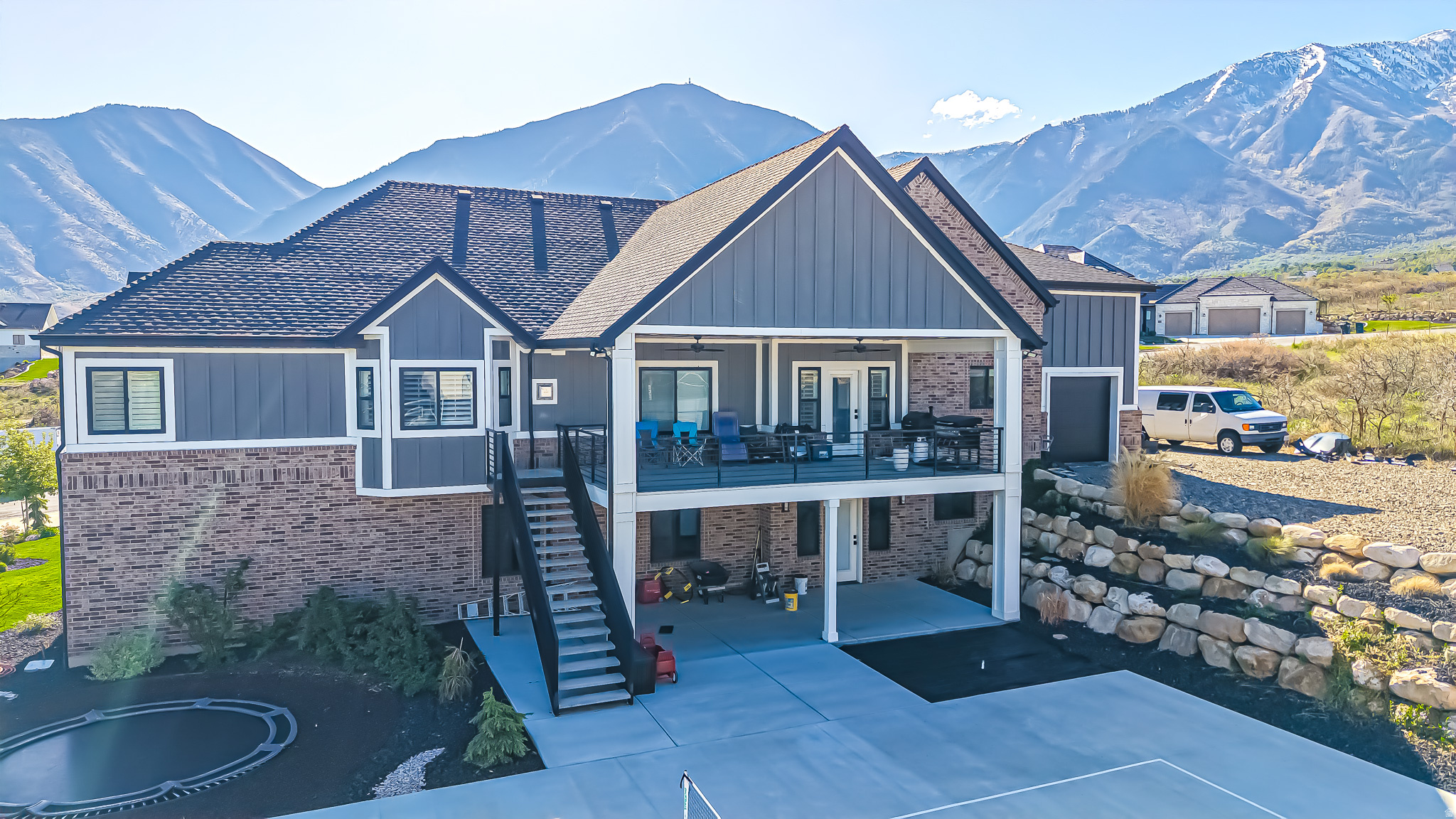 MOUNTAIN VIEW - Residential
