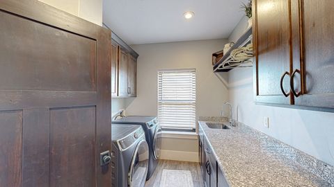 Tiny photo for 1418 S 500 E, Salem, UT 84653 (MLS # 2143121)