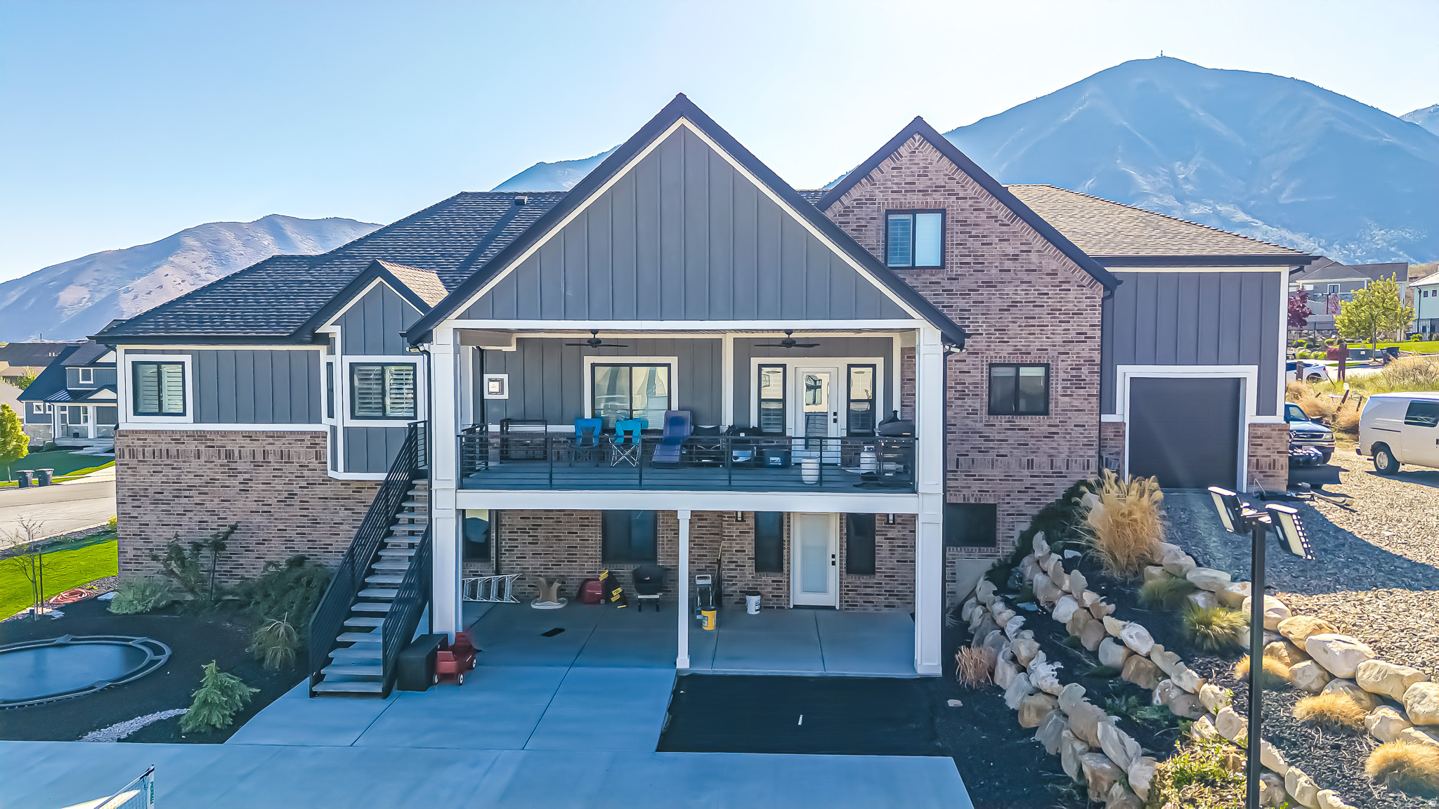 MOUNTAIN VIEW - Residential