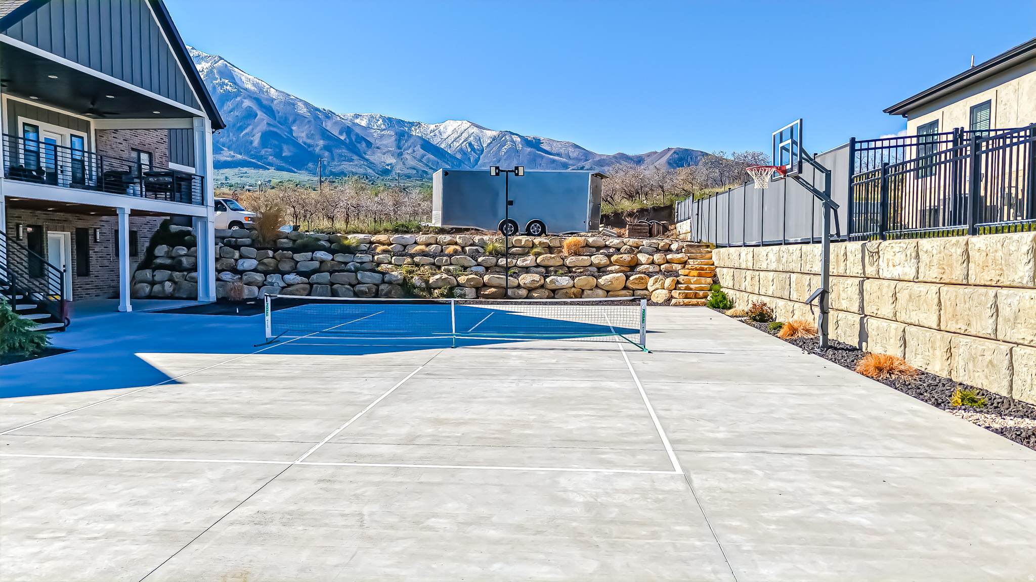 MOUNTAIN VIEW - Residential