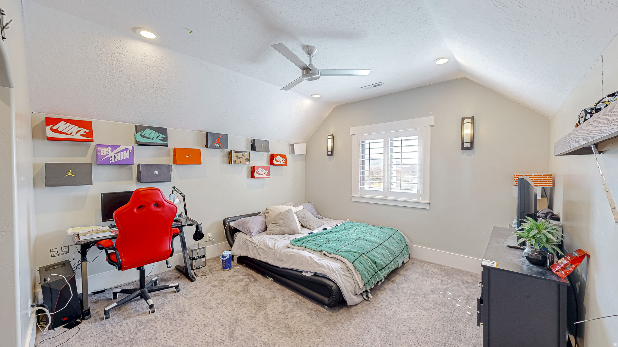 MOUNTAIN VIEW - Residential