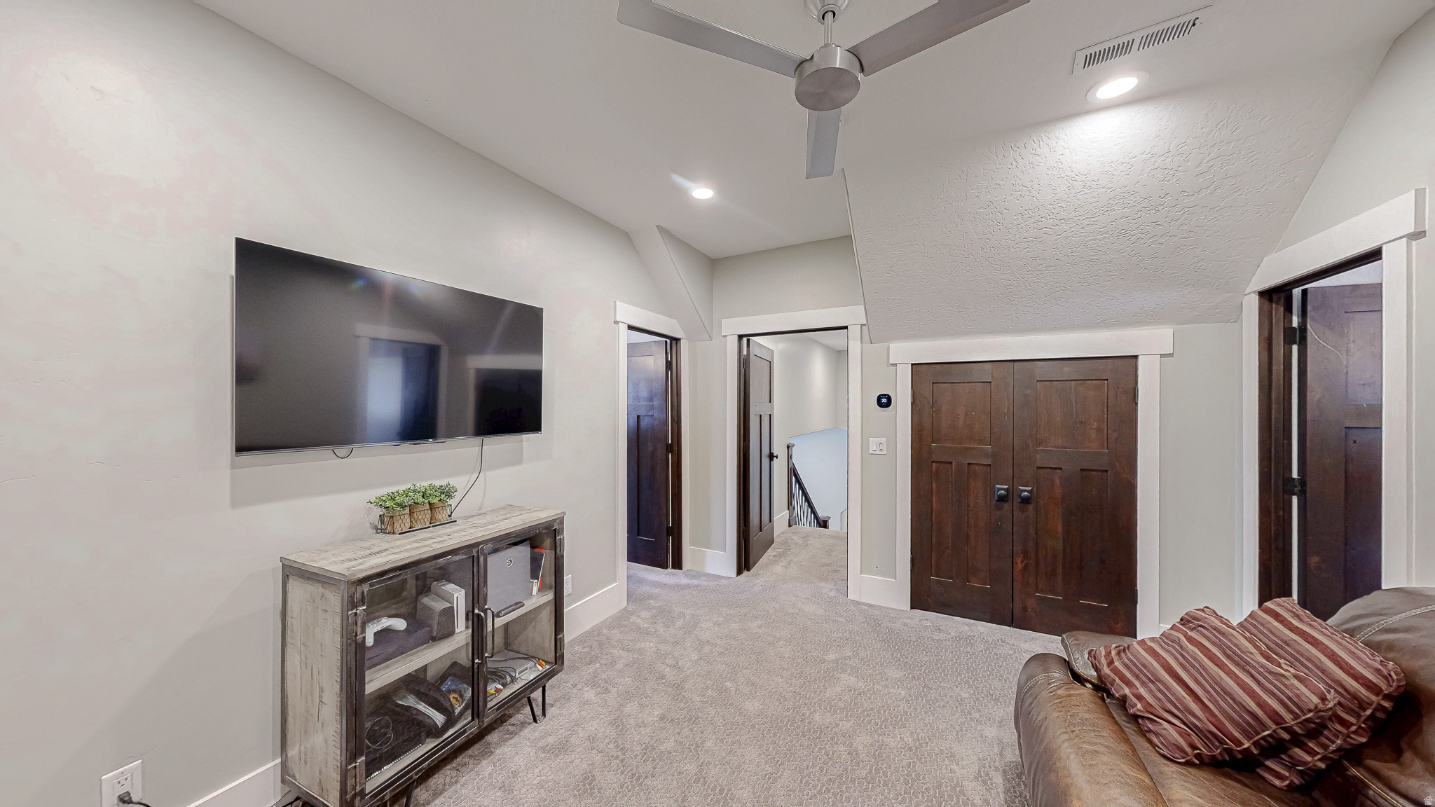 MOUNTAIN VIEW - Residential