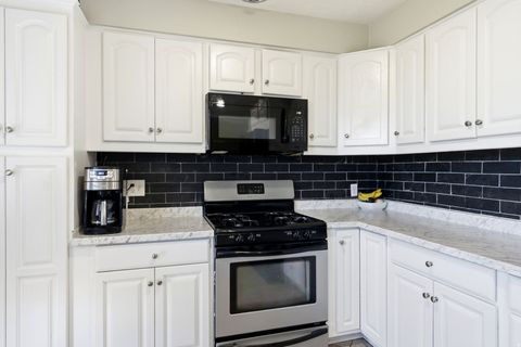 Tiny photo for 935 E 900 N, Bountiful, UT 84010 (MLS # 2153472)