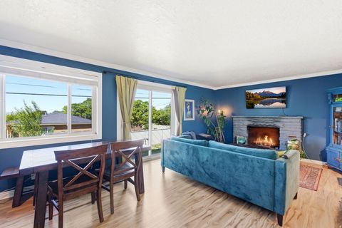 Tiny photo for 935 E 900 N, Bountiful, UT 84010 (MLS # 2153472)