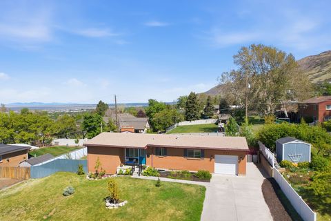 Tiny photo for 935 E 900 N, Bountiful, UT 84010 (MLS # 2153472)