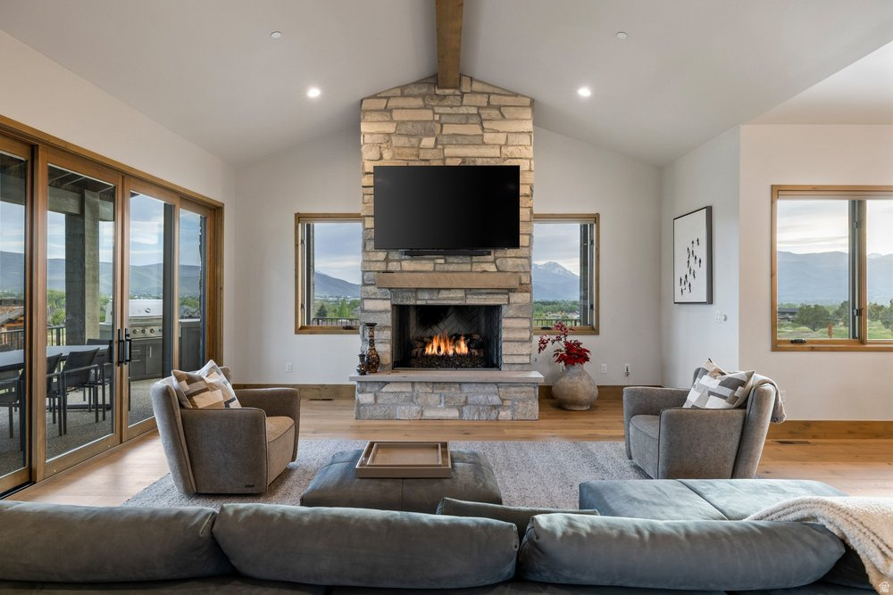 RED LEDGES - Residential