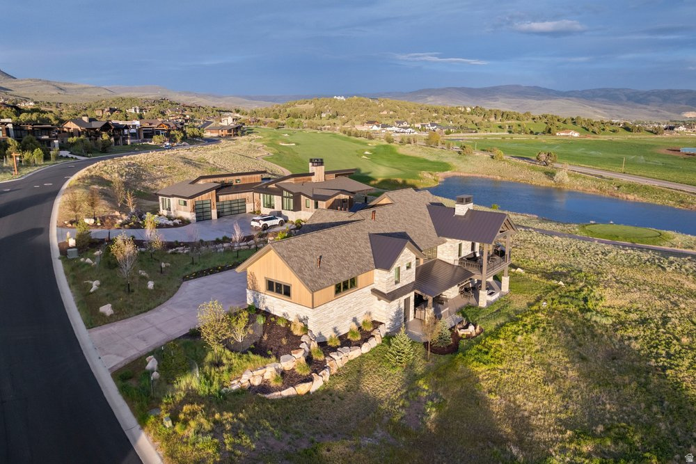 RED LEDGES - Residential