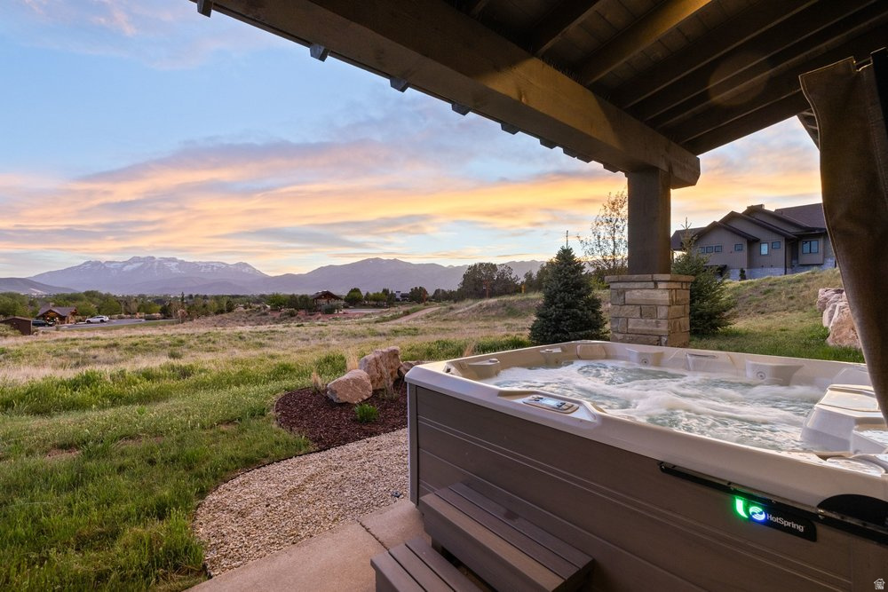 RED LEDGES - Residential