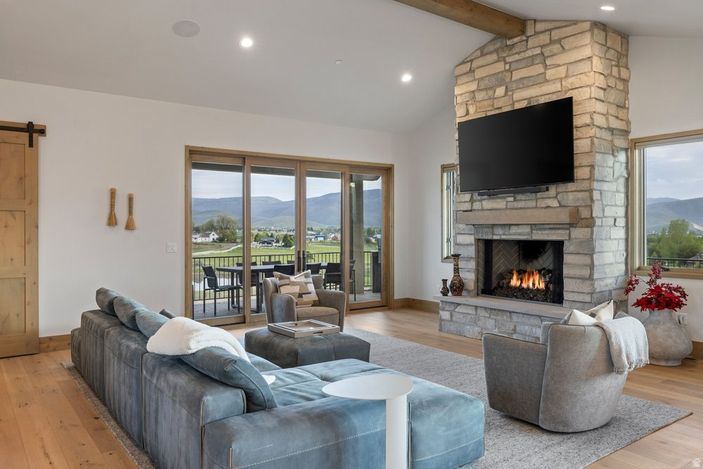 RED LEDGES - Residential