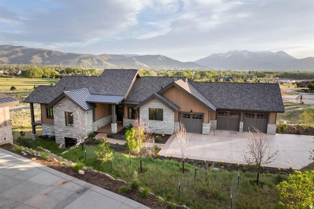 RED LEDGES - Residential