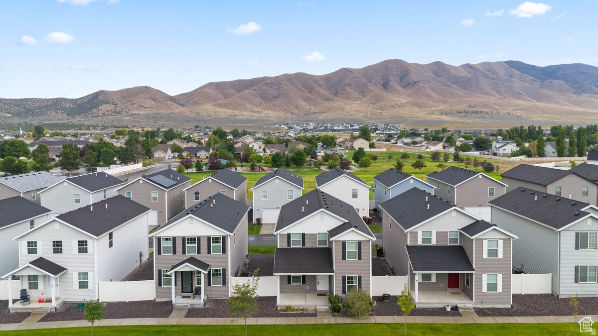 COLONIAL PARK - Residential