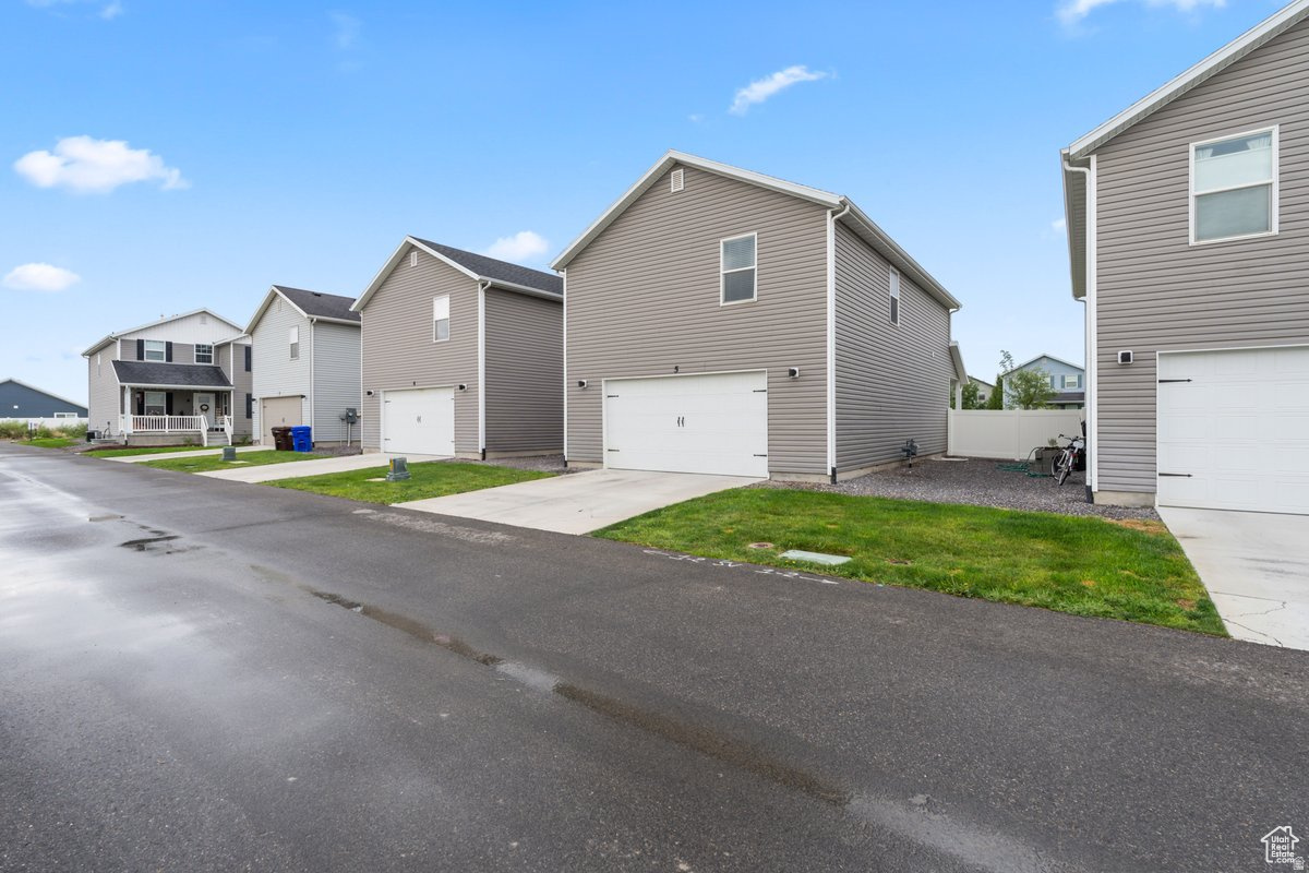 COLONIAL PARK - Residential