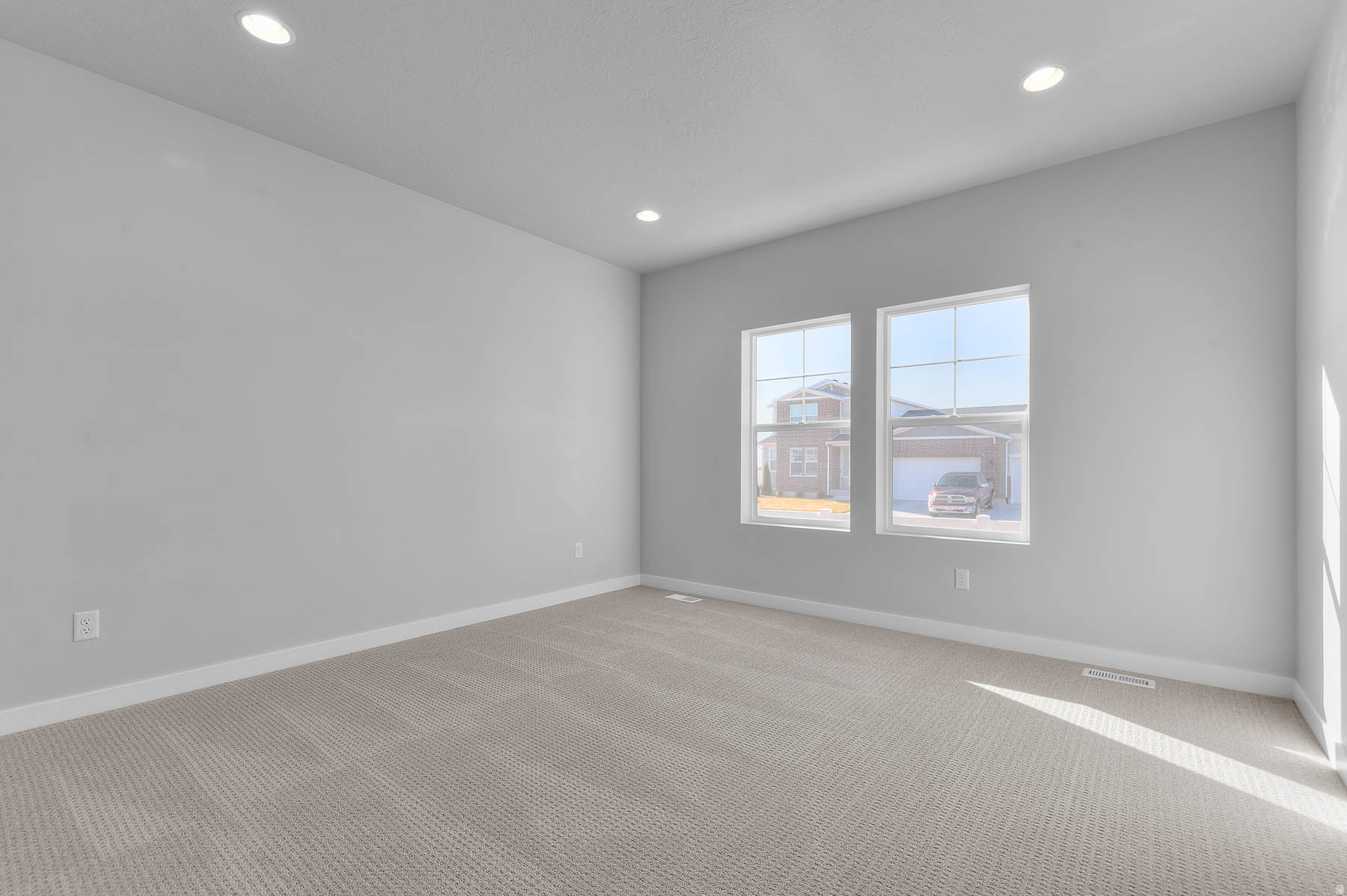 OVERLAND GARDENS D182 - Residential